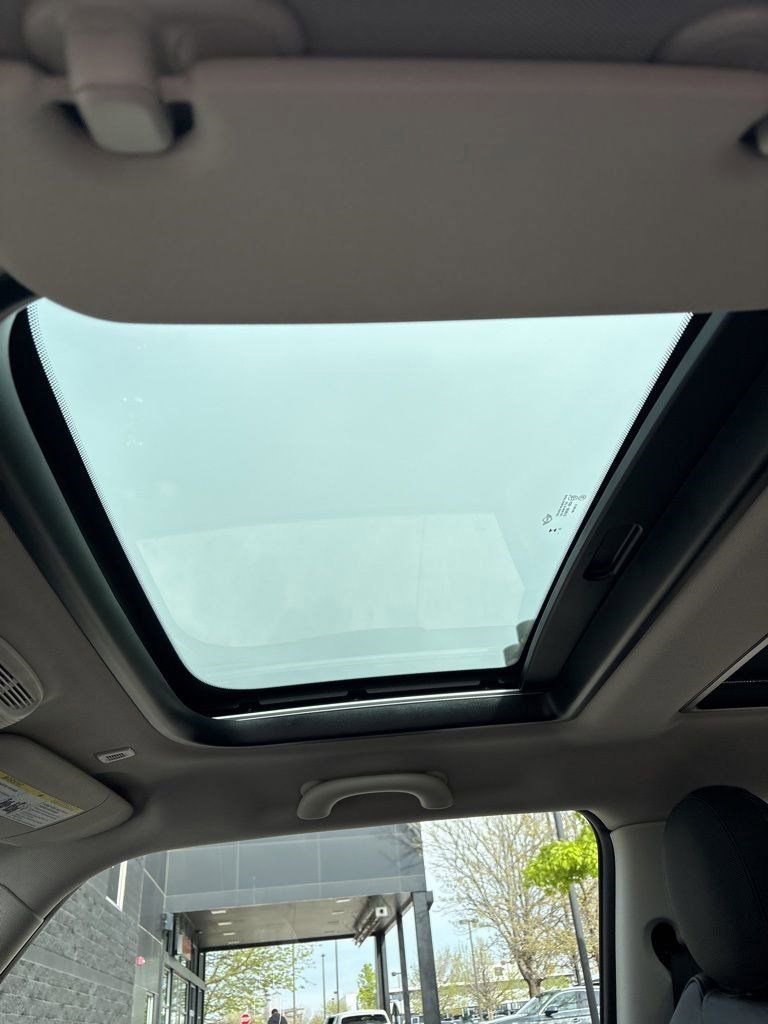 Used 2024 MINI Cooper SE image 11