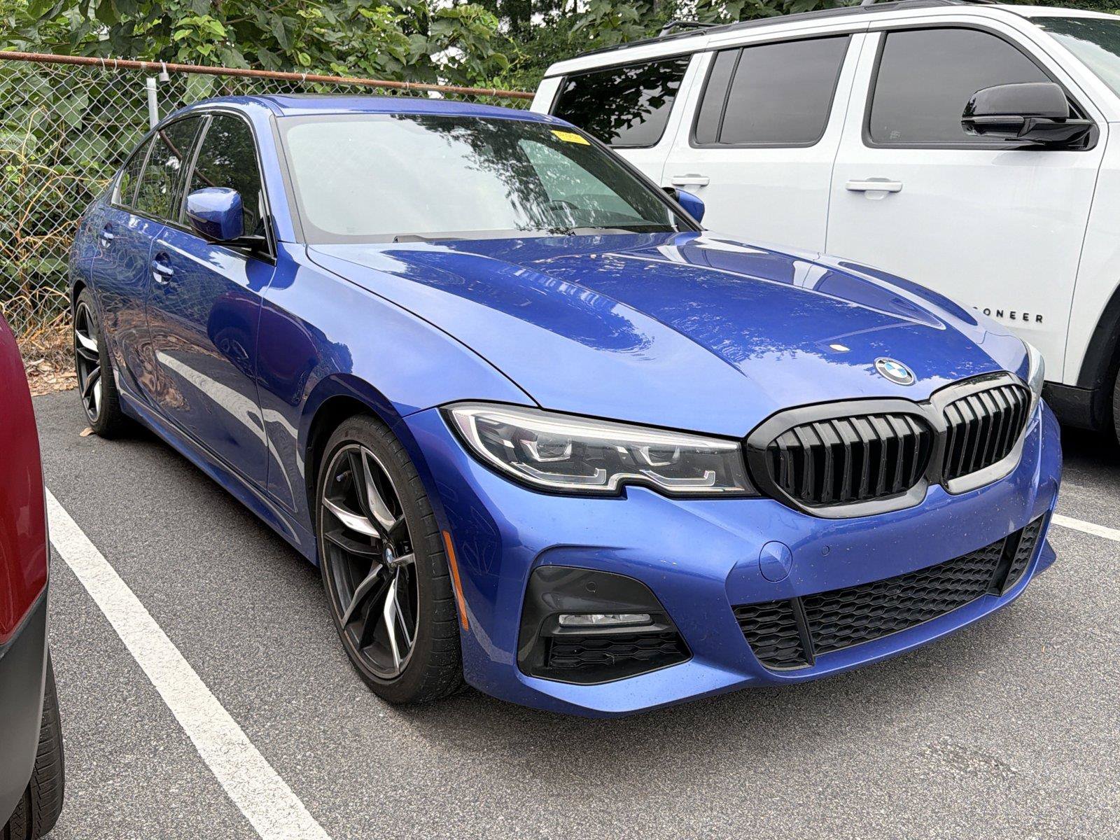 Used 2021 BMW 330i Sedan w/ M Sport Package RWD image 3
