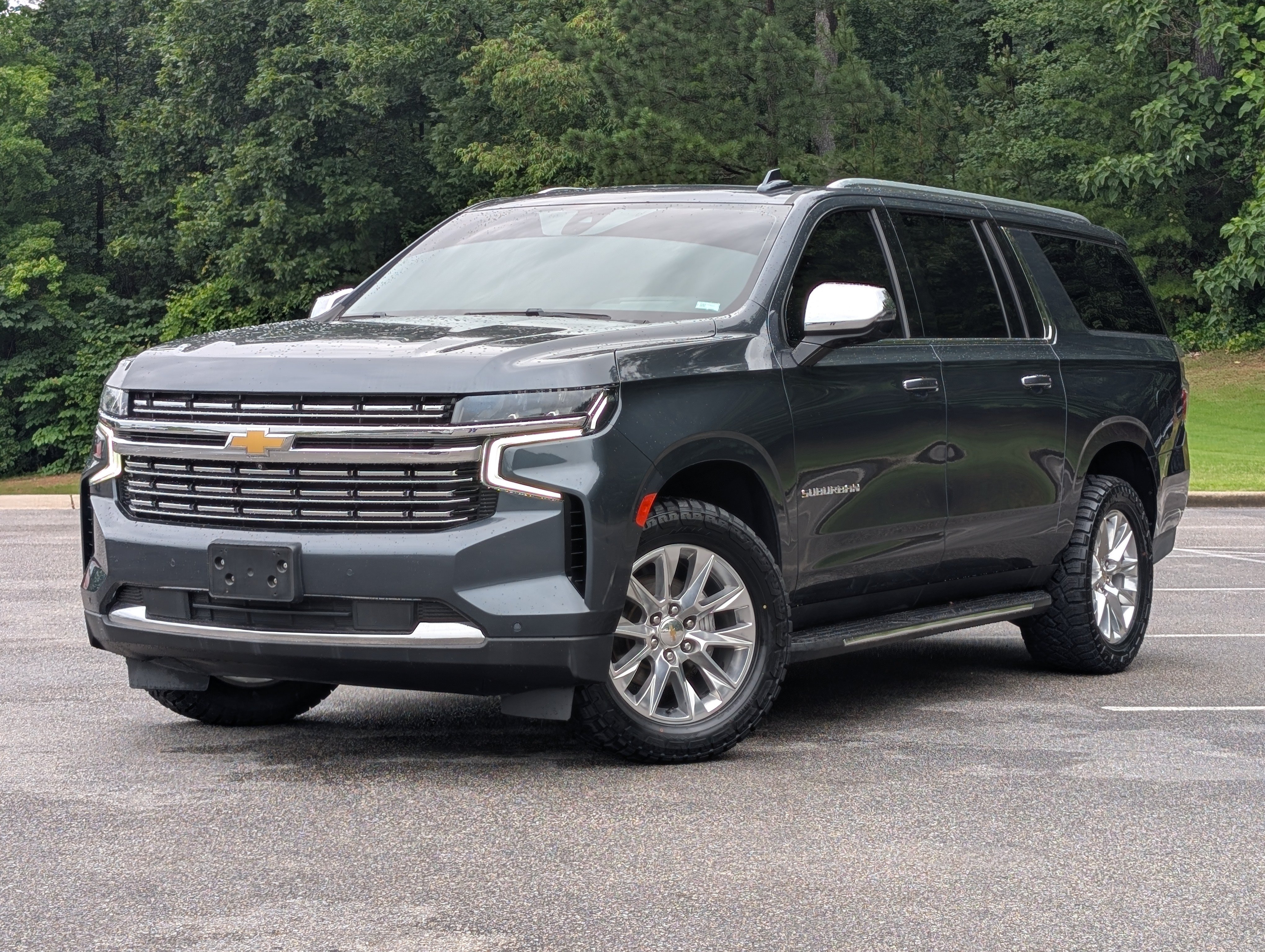 Used 2021 Chevrolet Suburban Premier w/ Premium Package 2 RWD image 4