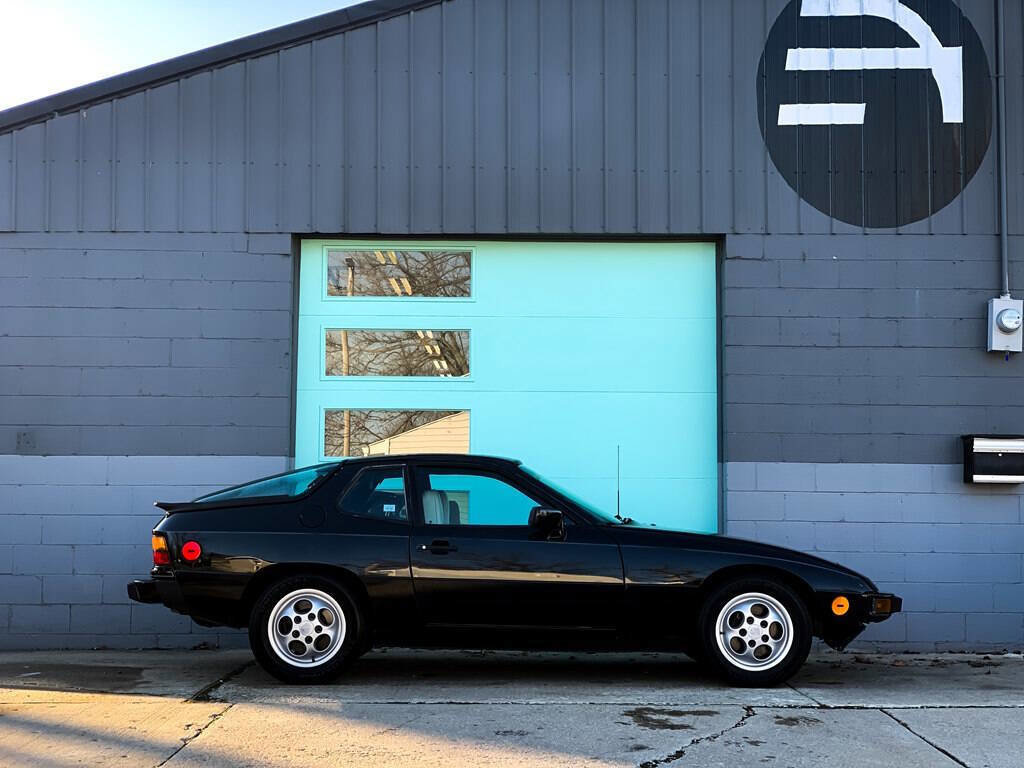 Used 1987 Porsche 924 S RWD image 10