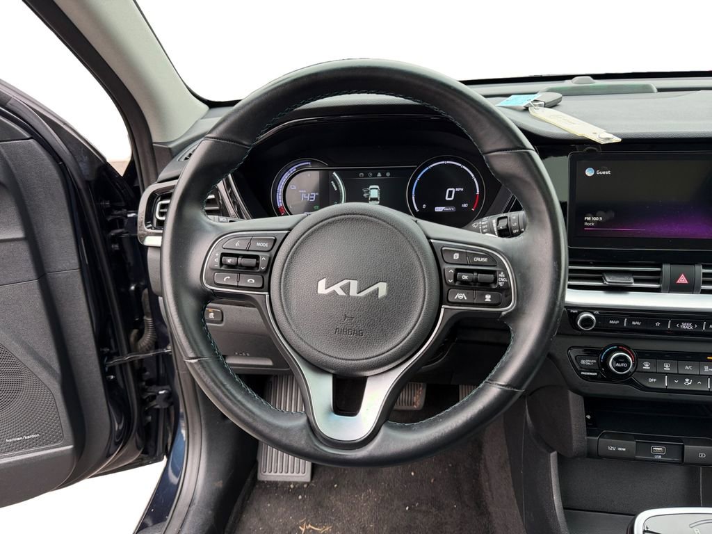Used 2022 Kia Niro EX Premium image 12