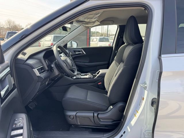 New 2026 Mitsubishi Outlander ES image 15