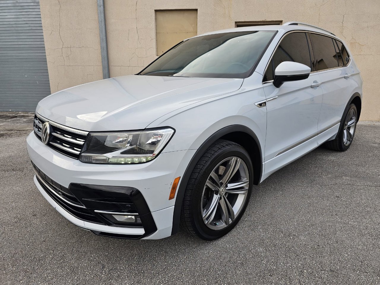 Used 2019 Volkswagen Tiguan SEL R-Line image 9