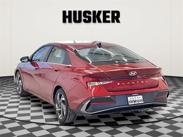 Used 2025 Hyundai Elantra SEL image 5