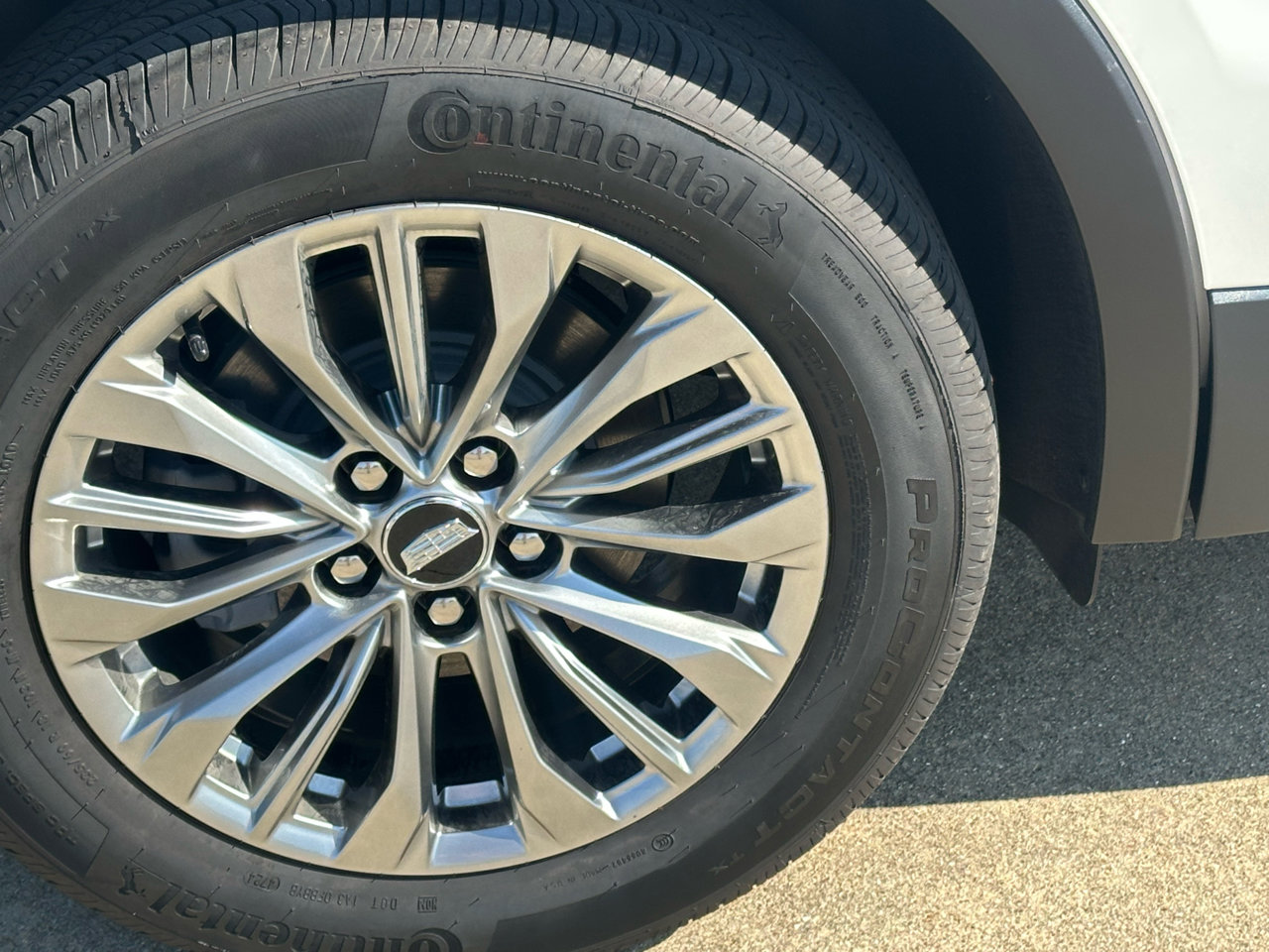 Used 2025 Cadillac XT4 Premium Luxury w/ Technology Package image 21