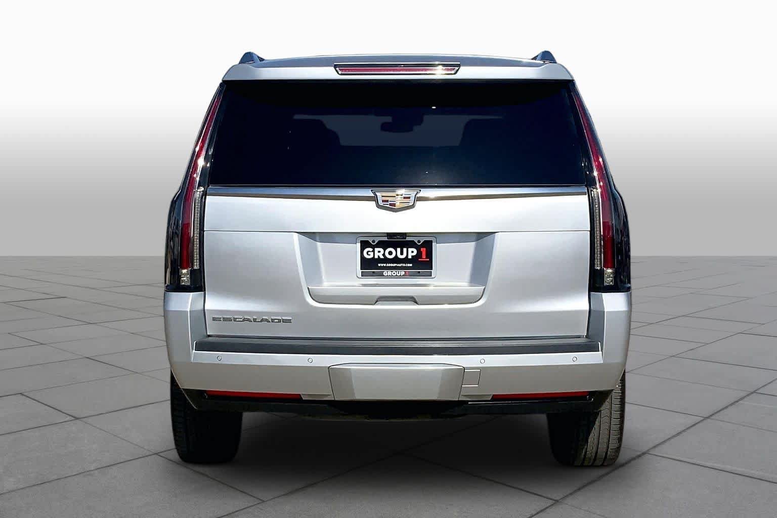 Used 2020 Cadillac Escalade Premium Luxury RWD image 5