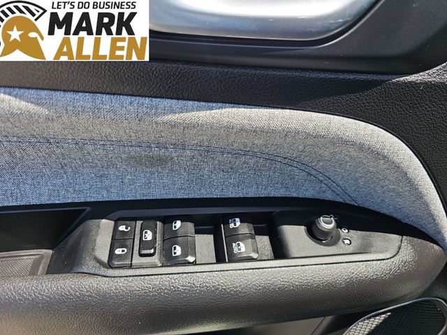 Used 2025 Jeep Compass Latitude w/ Sun & Sound Group AWD/4WD image 22