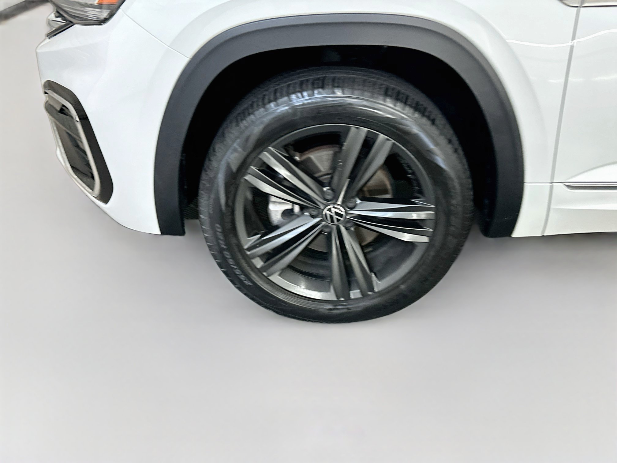 Used 2022 Volkswagen Atlas SEL R-Line AWD/4WD image 11