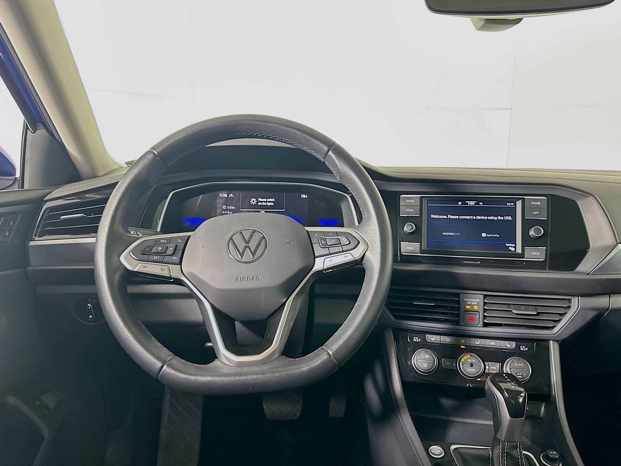 Used 2024 Volkswagen Jetta SE image 17