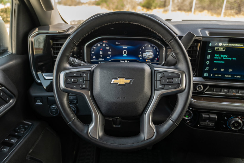 Used 2025 Chevrolet Silverado 1500 LT RWD image 23