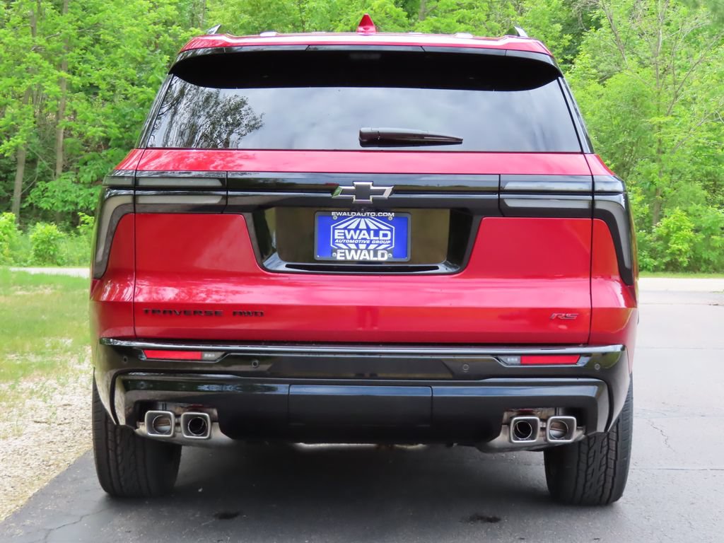New 2026 Chevrolet Traverse RS w/ LPO, Floor Liner Package AWD/4WD image 19