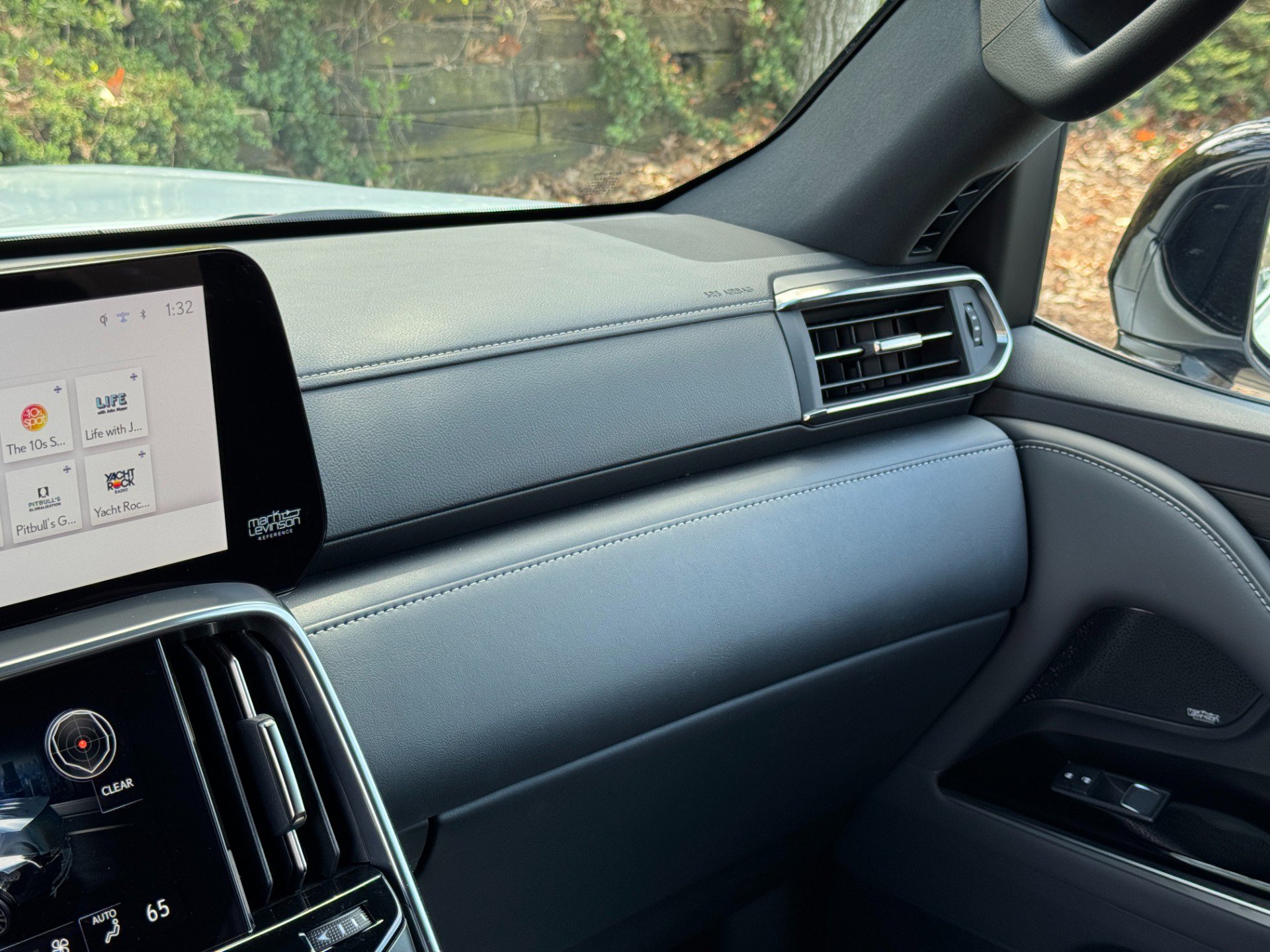 Used 2024 Lexus LX 600 4WD w/ Appearance Package image 33