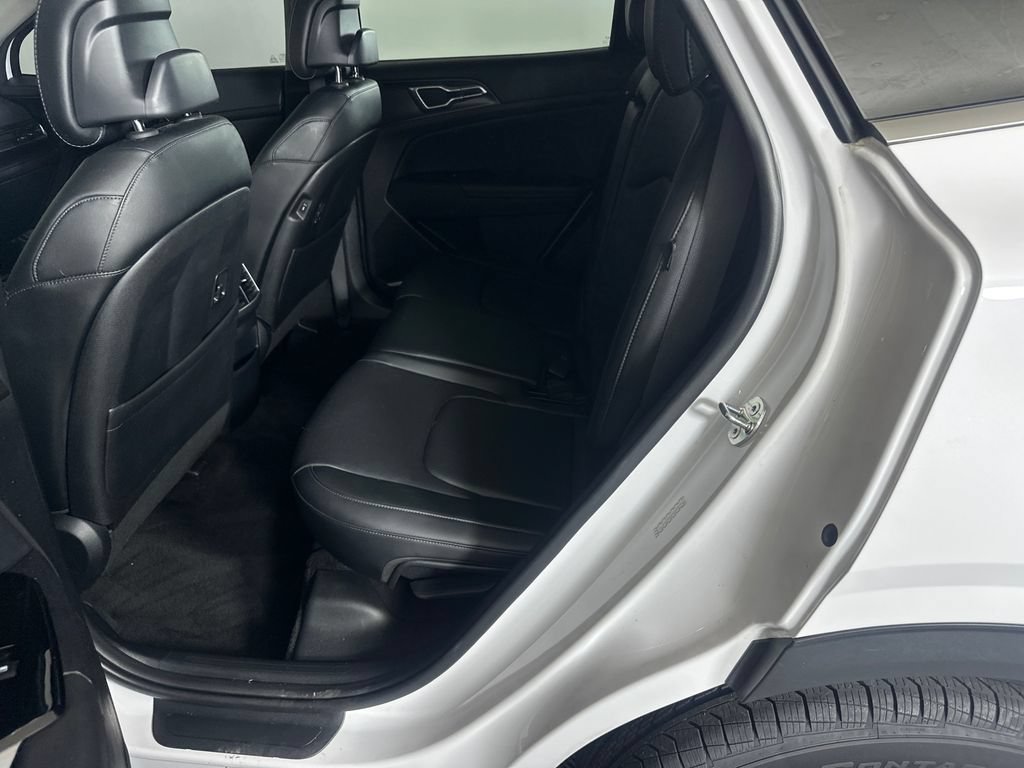 Used 2025 Kia Sportage EX FWD image 20