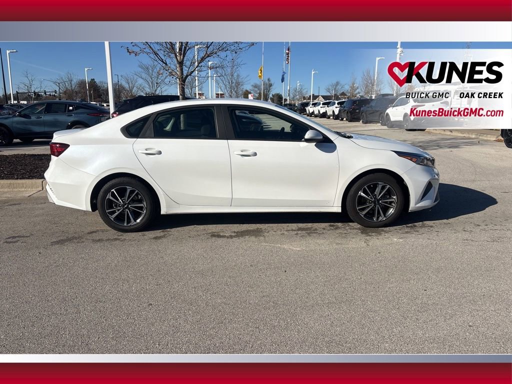 Used 2024 Kia Forte LXS image 4