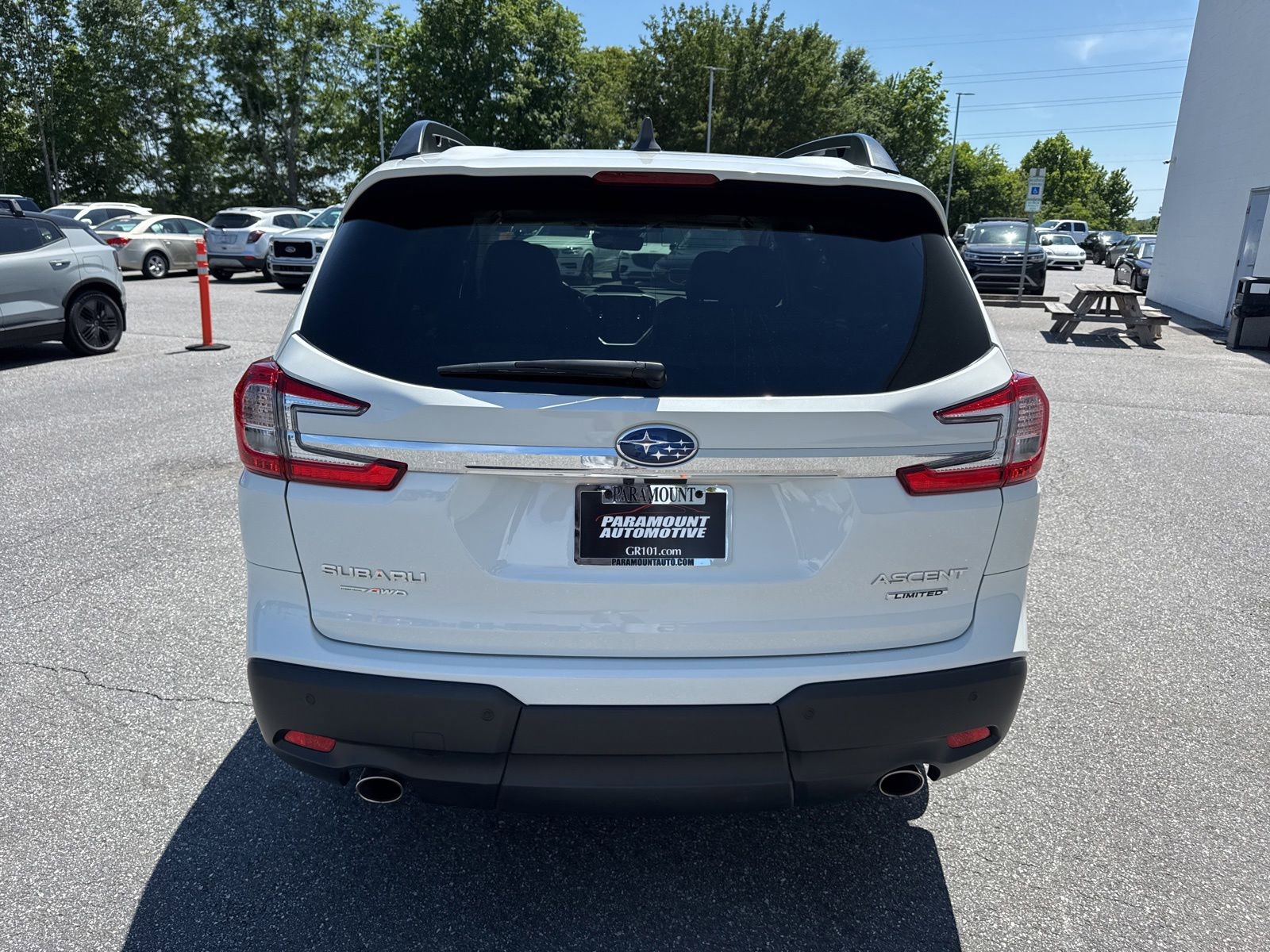 Used 2025 Subaru Ascent Limited w/ Popular Package #2 AWD/4WD image 6