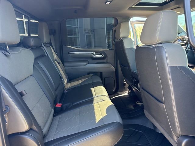 Used 2023 Chevrolet Silverado 1500 ZR2 w/ Technology Package AWD/4WD image 32