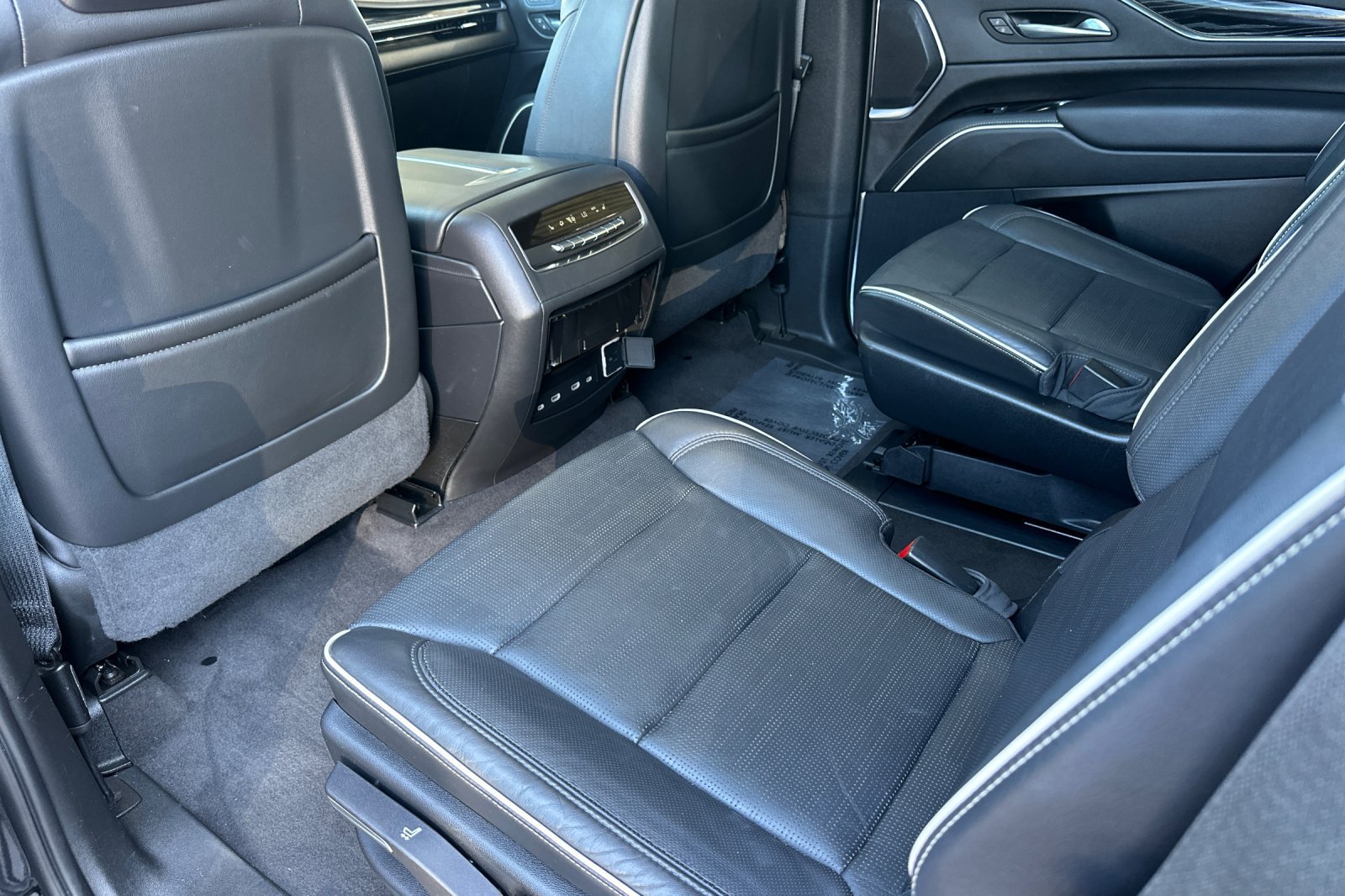 Used 2023 Cadillac Escalade Sport AWD/4WD image 14