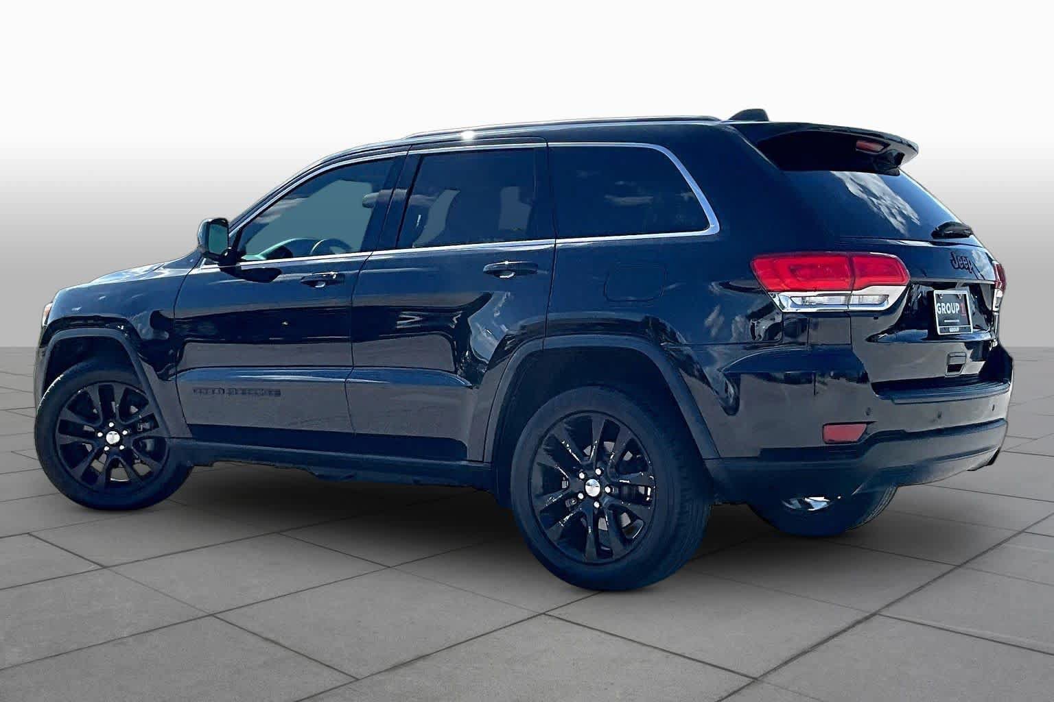 Used 2018 Jeep Grand Cherokee Laredo RWD image 12