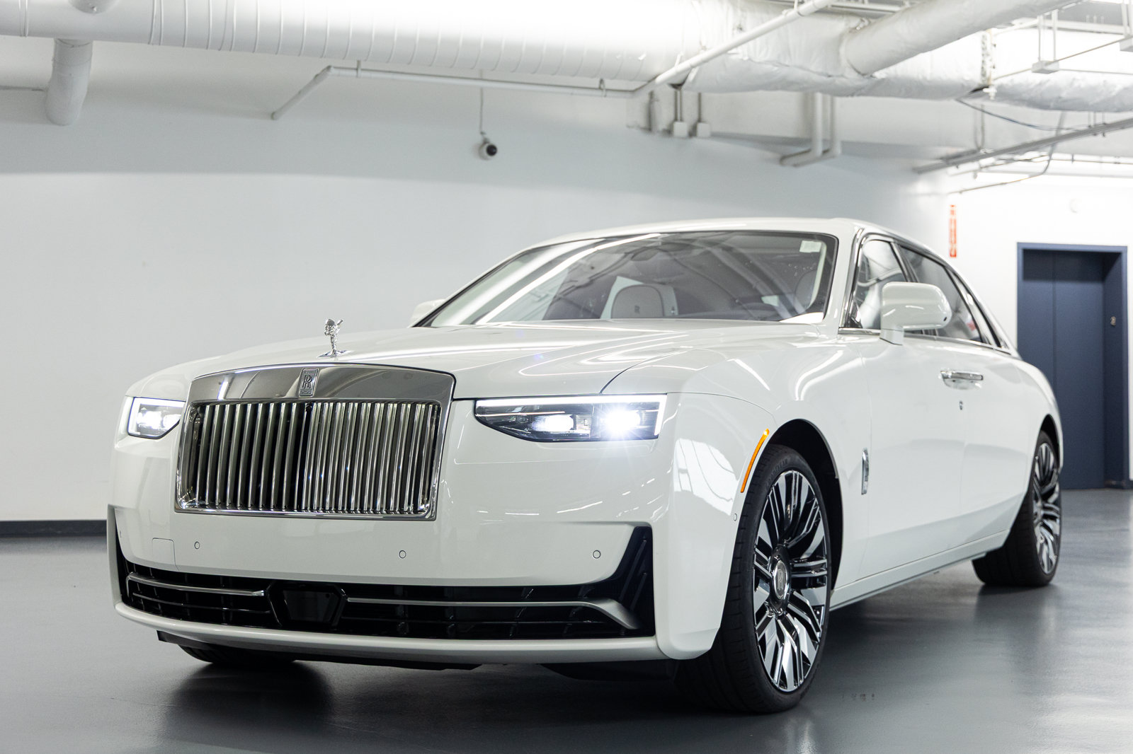 New 2027 Rolls-Royce Ghost Extended Wheelbase AWD/4WD image 3