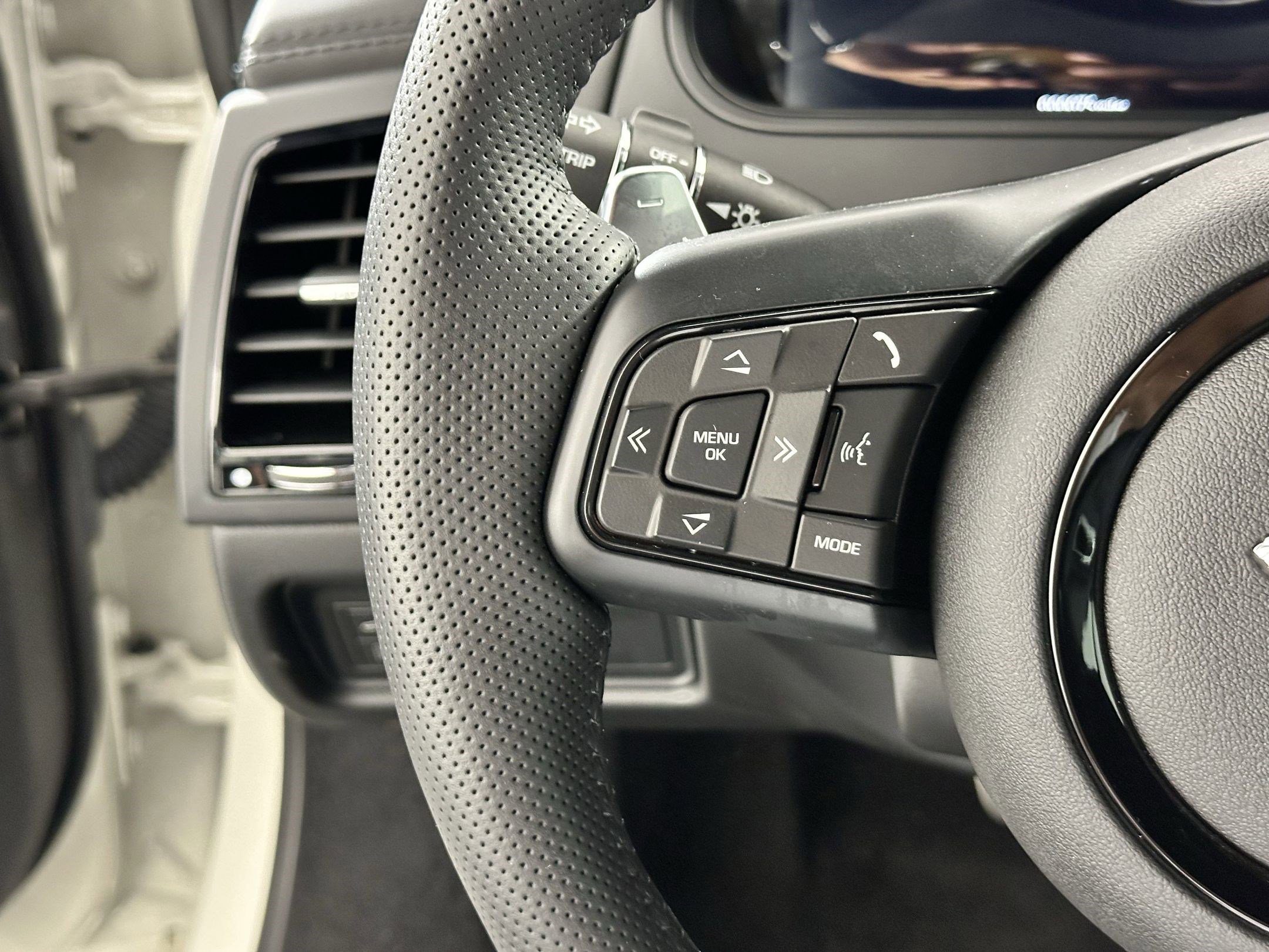 New 2024 Jaguar F-TYPE R image 13