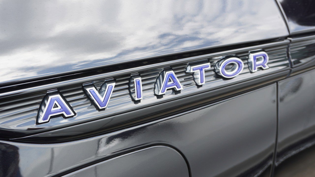 Used 2021 Lincoln Aviator Grand Touring w/ Equipment Group 302A AWD/4WD image 13