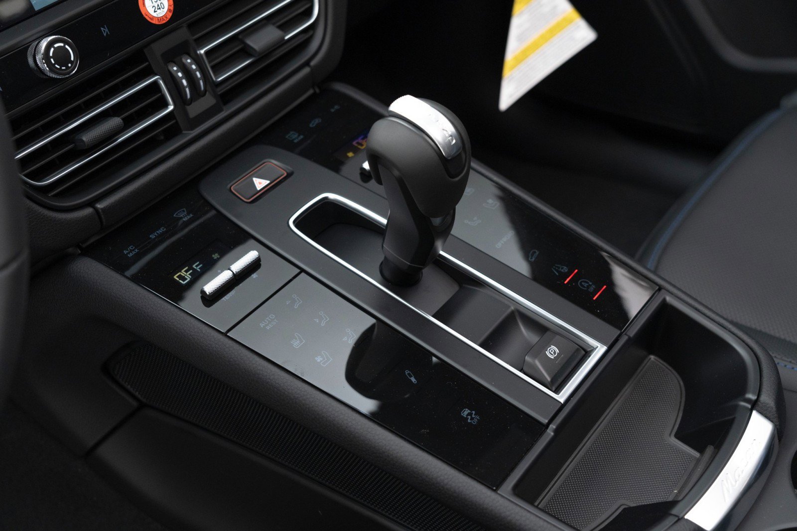 New 2025 Porsche Macan Turbo image 22