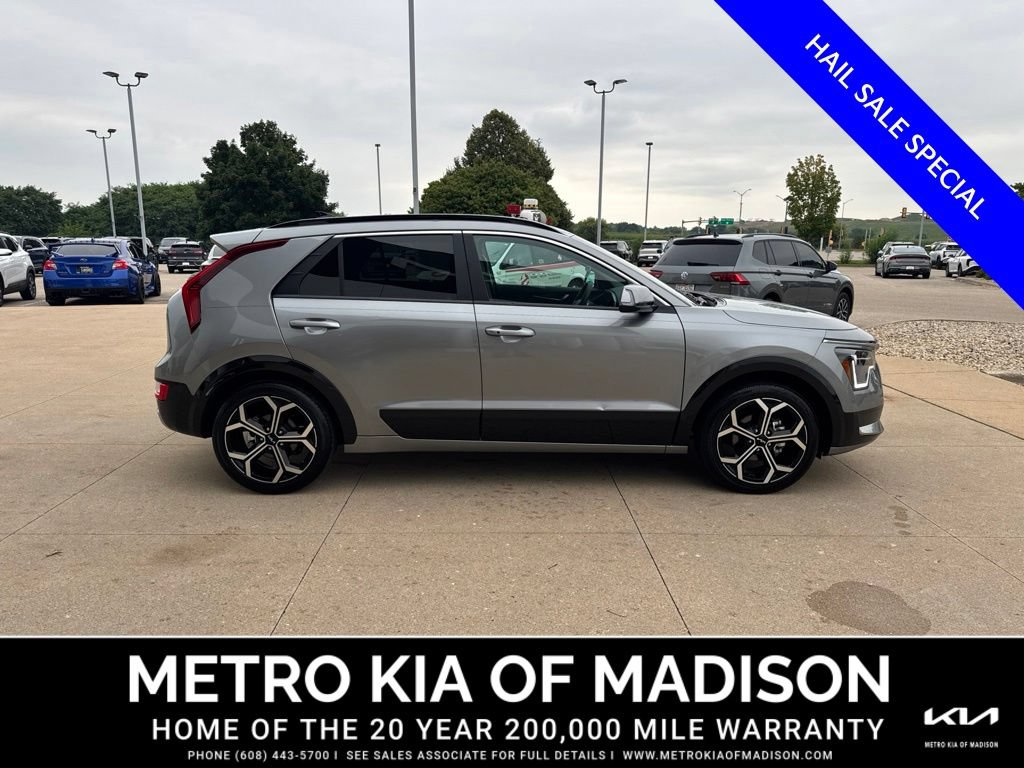 Used 2025 Kia Niro EX Touring FWD image 6