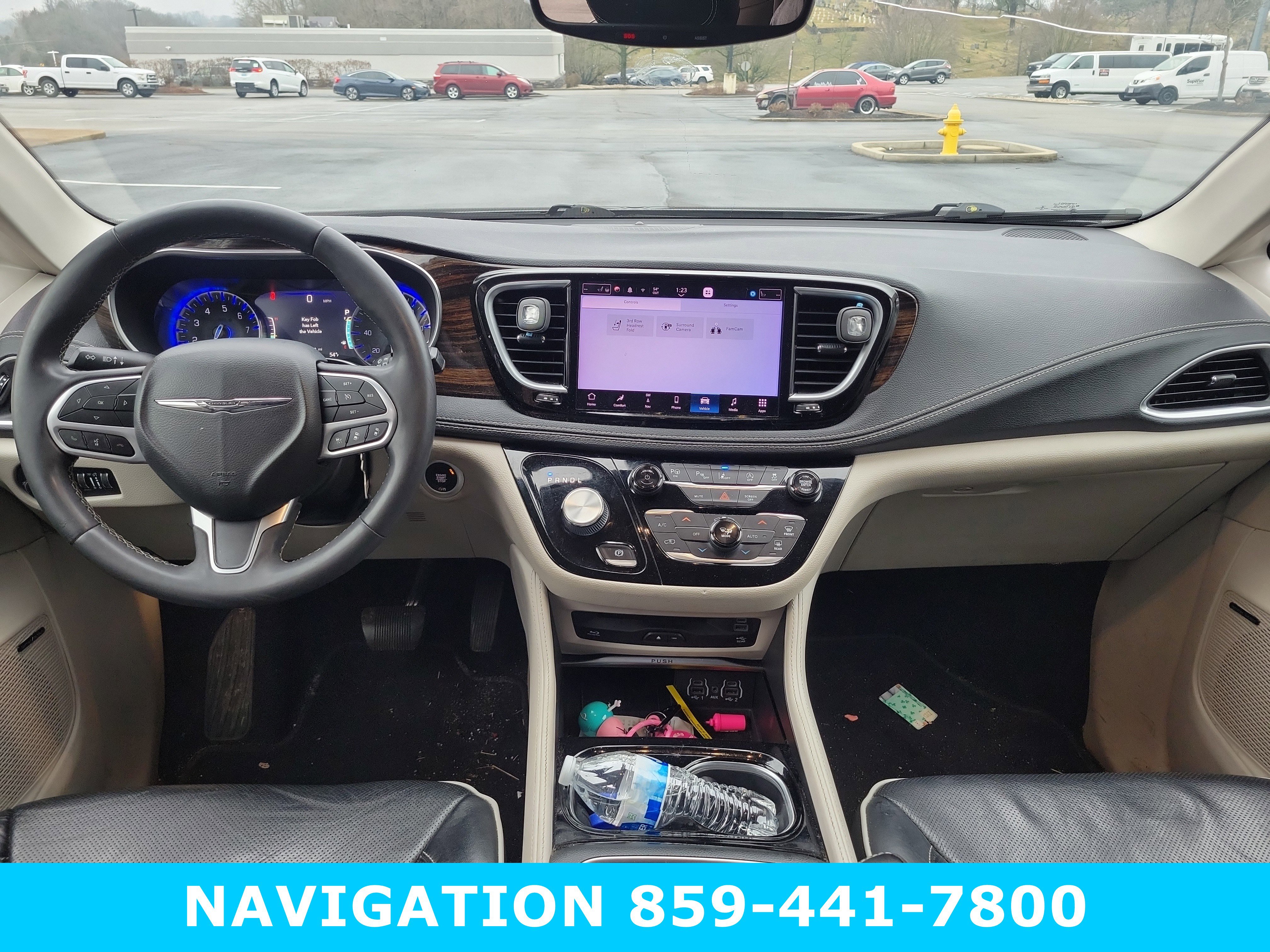 Used 2022 Chrysler Pacifica Limited w/ Uconnect Theater Family Group image 9