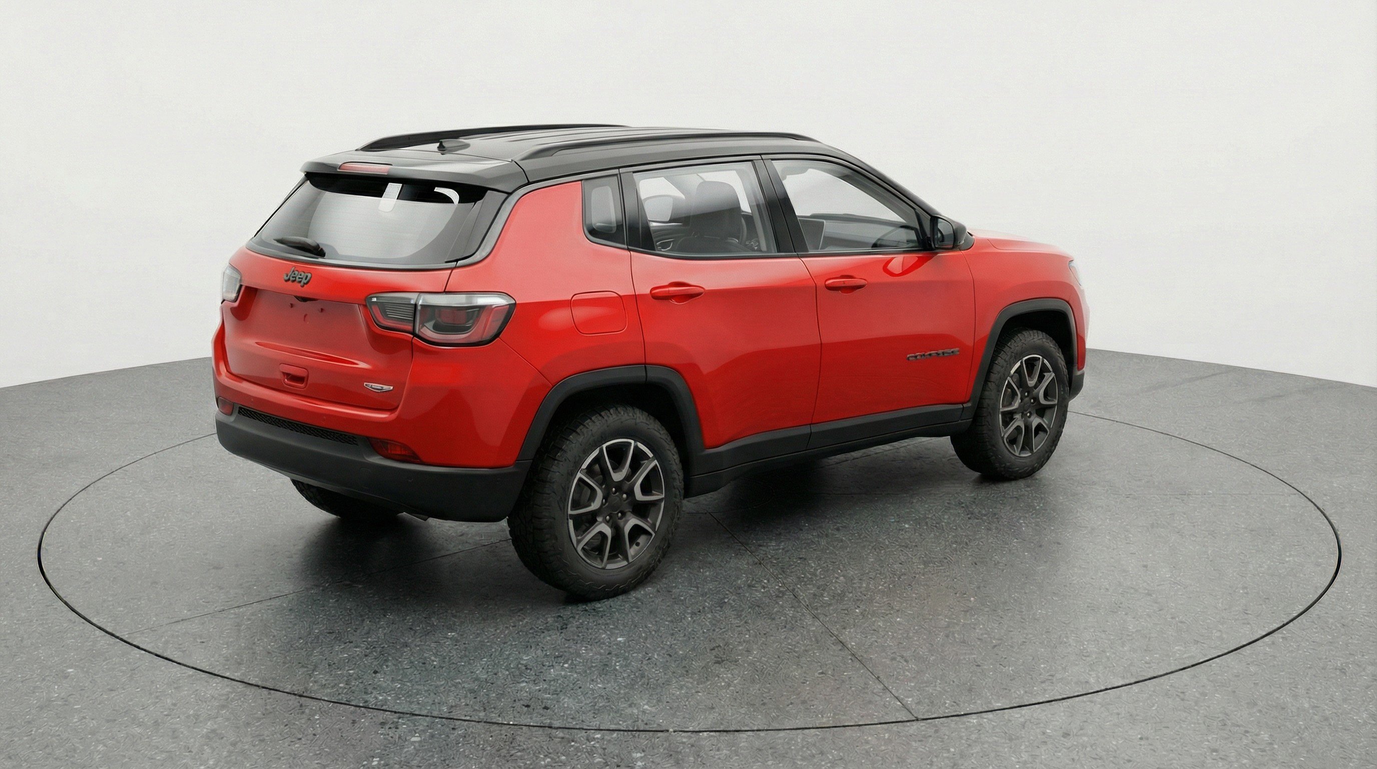 Used 2025 Jeep Compass Trailhawk image 9