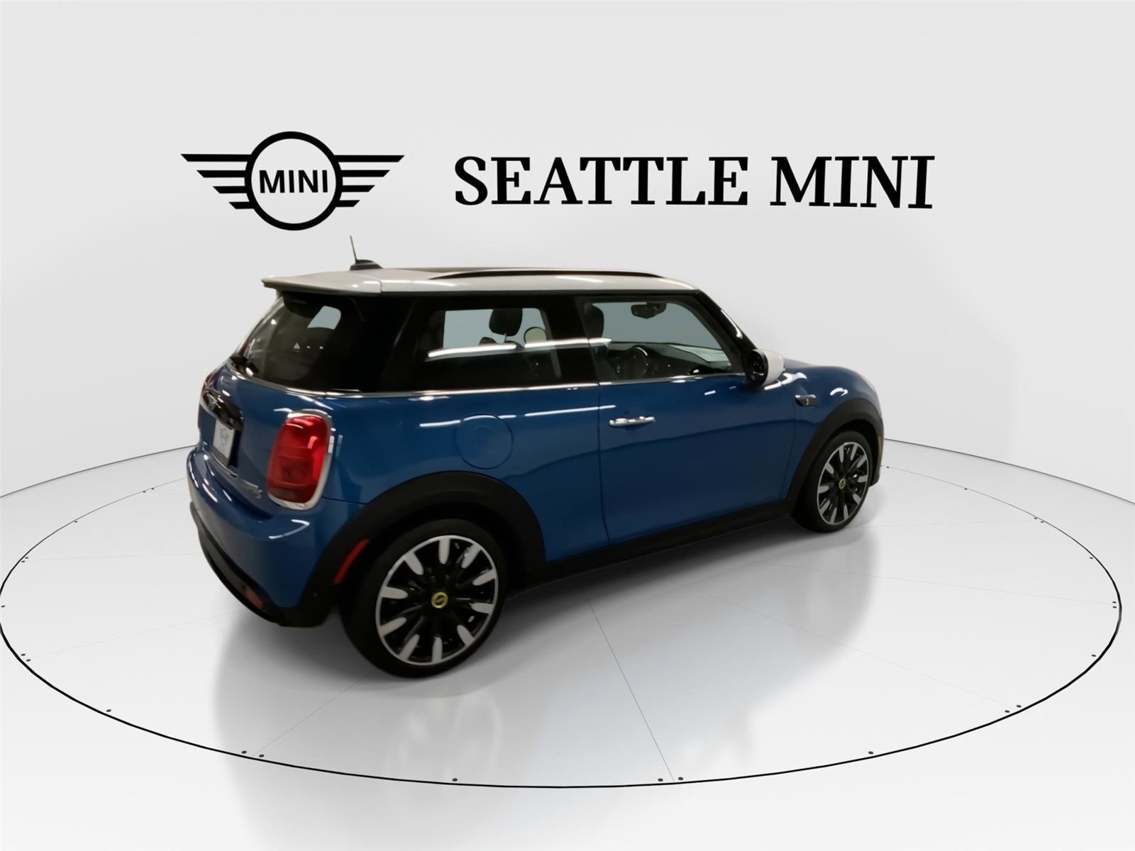 Certified 2023 MINI Cooper SE image 11
