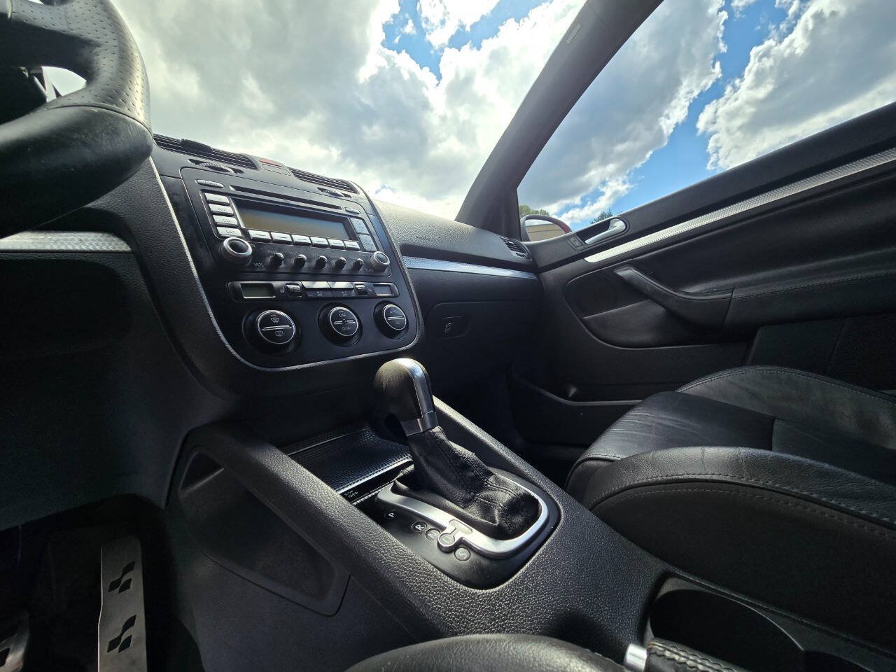 Used 2008 Volkswagen R32 AWD/4WD image 21