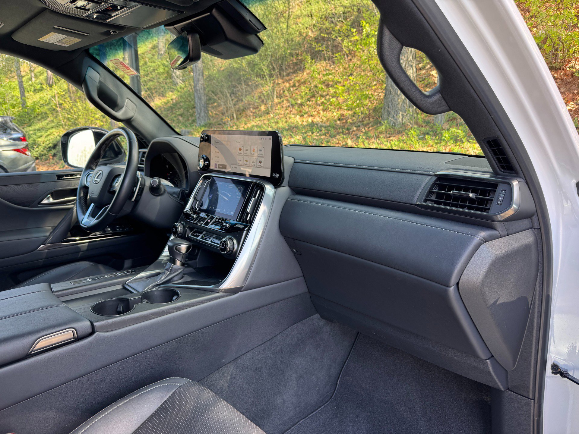 Used 2024 Lexus LX 600 4WD w/ Appearance Package image 55