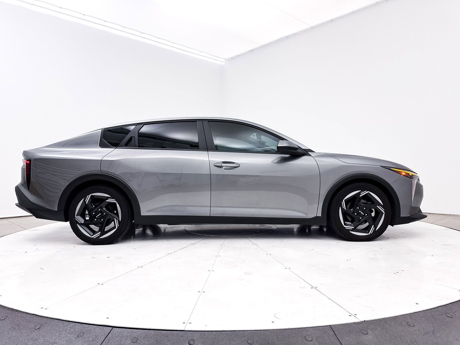 Certified 2025 Kia K4 EX image 35