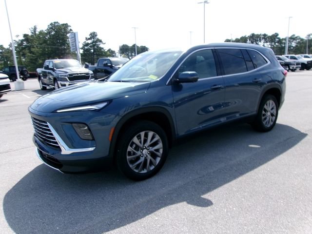 Used 2025 Buick Enclave Preferred w/ Power Package image 2