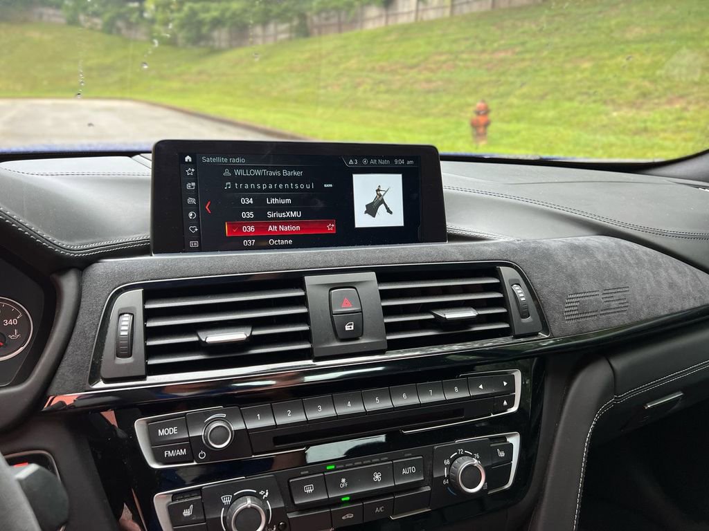 Used 2019 BMW M4 CS w/ Executive Package image 39