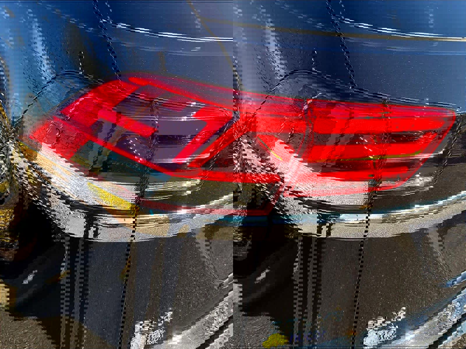 Used 2021 Volkswagen Atlas Cross Sport SEL Premium image 32