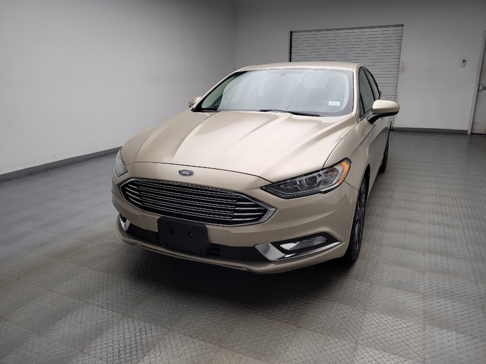 Used 2018 Ford Fusion SE w/ Equipment Group 201A FWD image 15