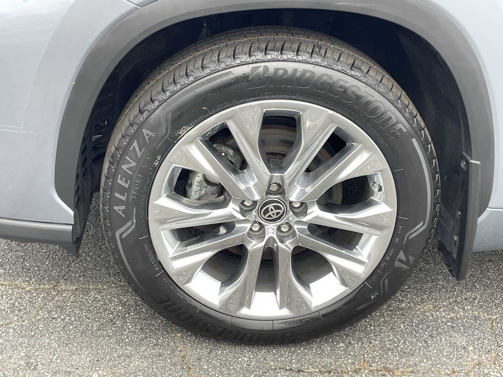 Used 2020 Toyota Highlander Limited image 7