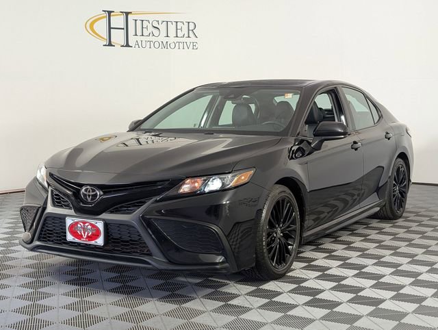 Used 2021 Toyota Camry SE image 4