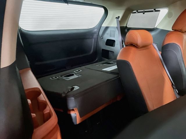 Used 2025 Kia Carnival EX FWD image 28