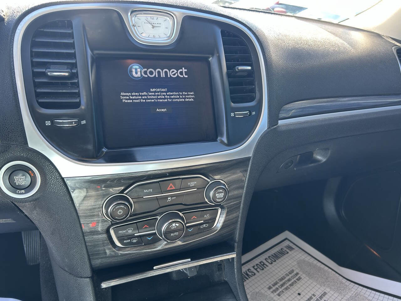 Used 2020 Chrysler 300 Touring w/ Chrome Appearance Package image 7