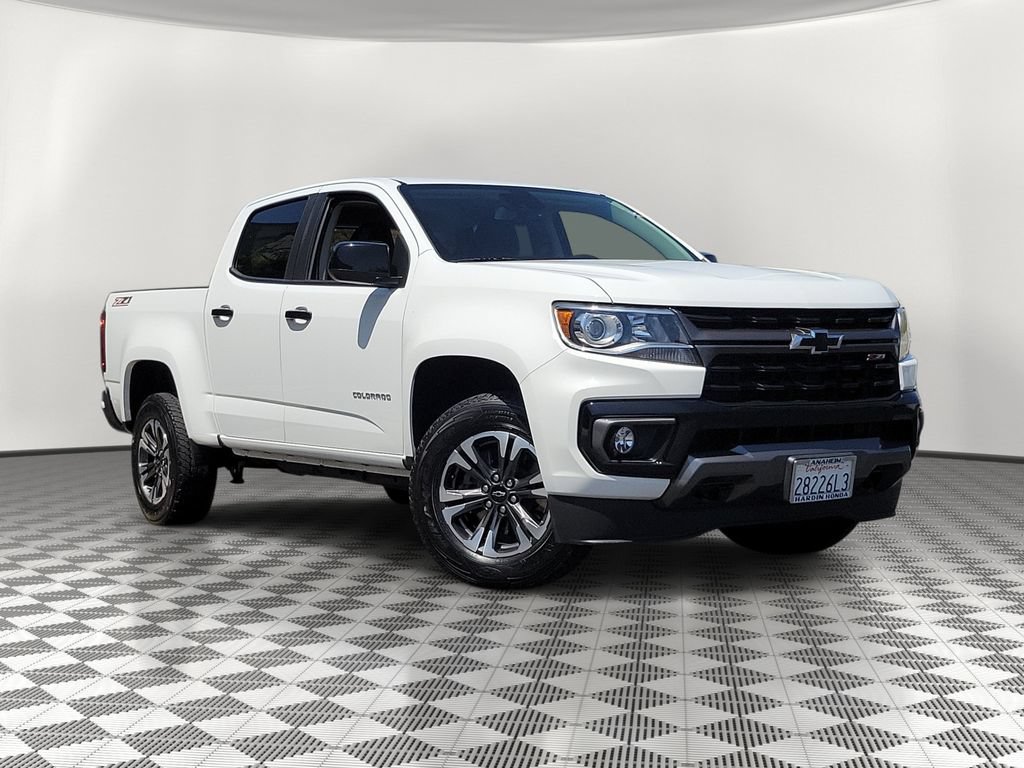 Used 2022 Chevrolet Colorado Z71 w/ Safety Package RWD image 2