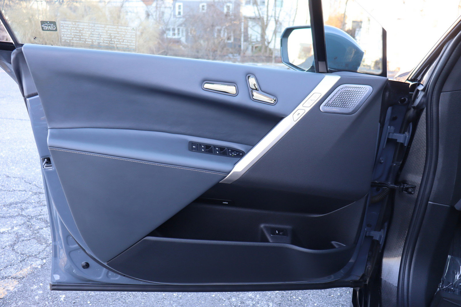 Used 2023 BMW iX M60 w/ Executive Package image 23