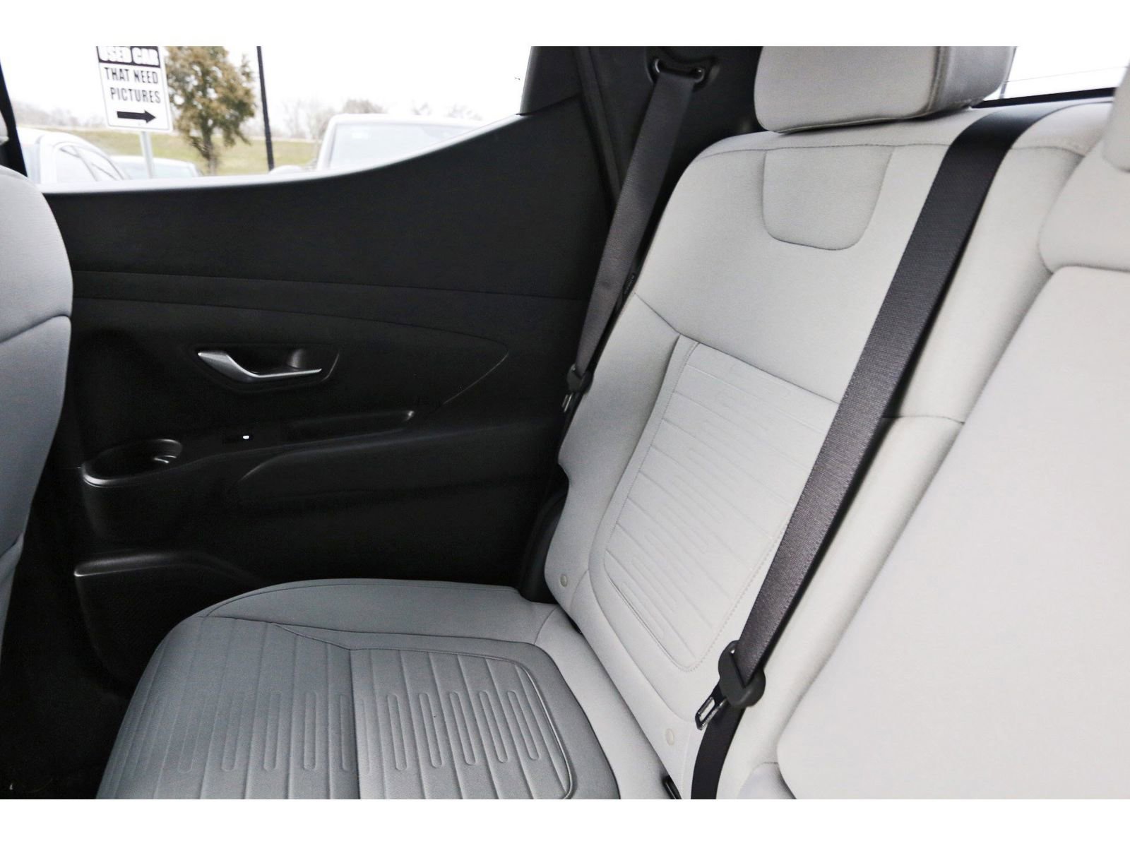 Certified 2025 Hyundai Santa Cruz SE image 13