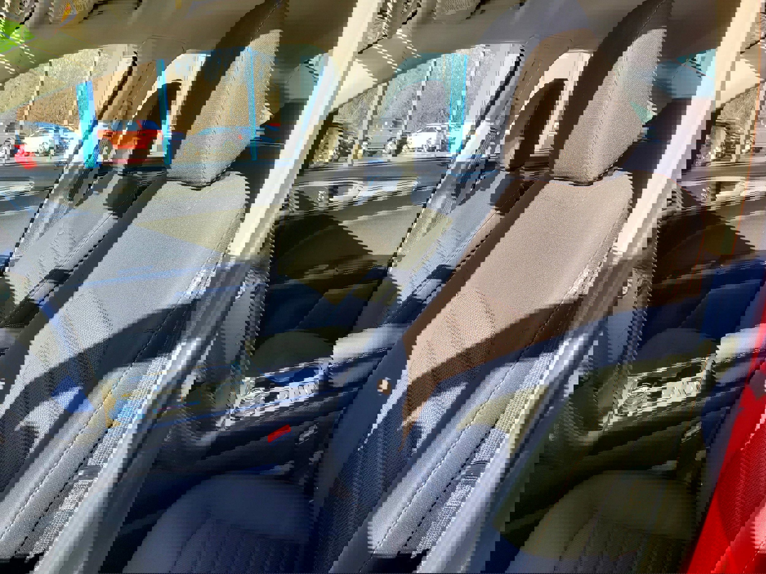 Used 2020 Ford Fusion SE image 11