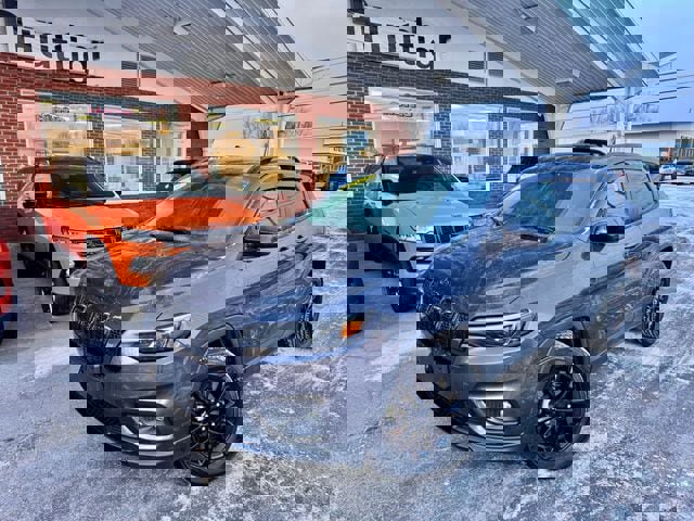 Used 2023 Jeep Cherokee Altitude Lux w/ Mopar Interior Package image 1