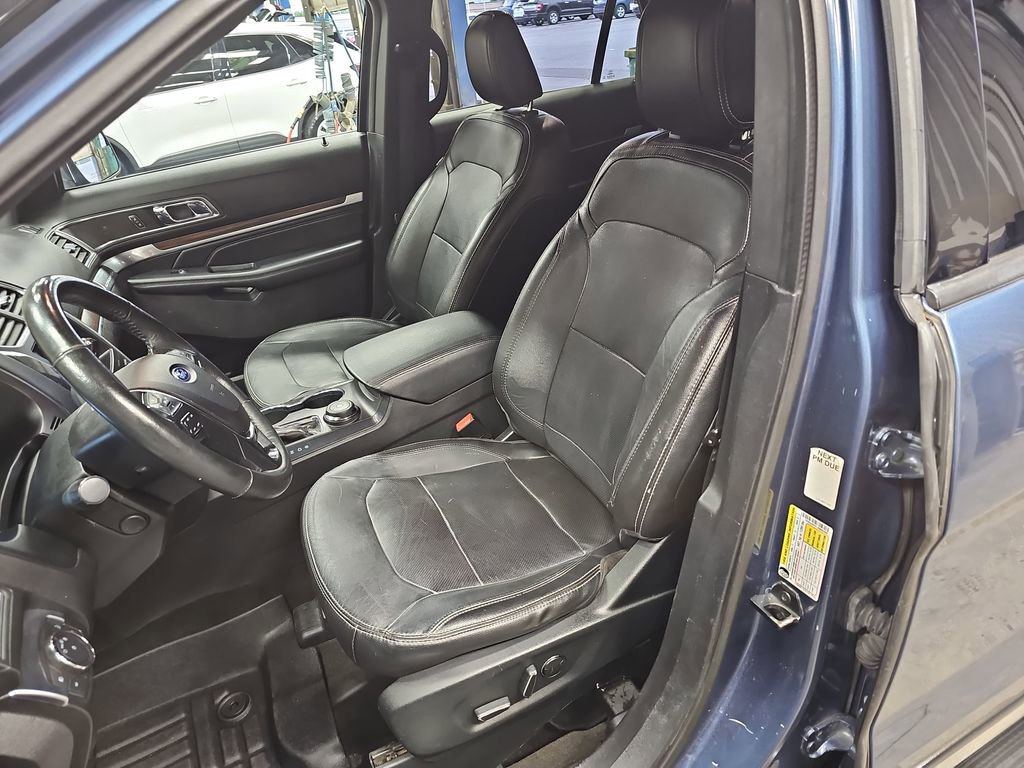 Used 2018 Ford Explorer Limited AWD/4WD image 15