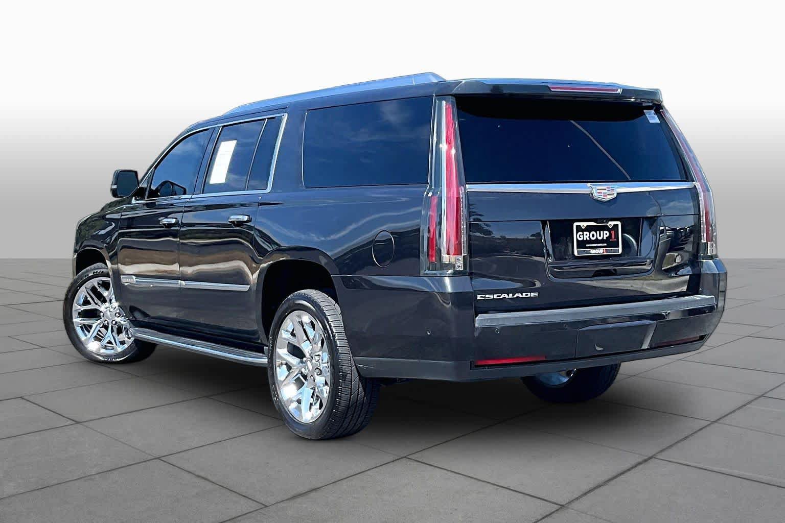 Used 2019 Cadillac Escalade ESV Luxury AWD/4WD image 12