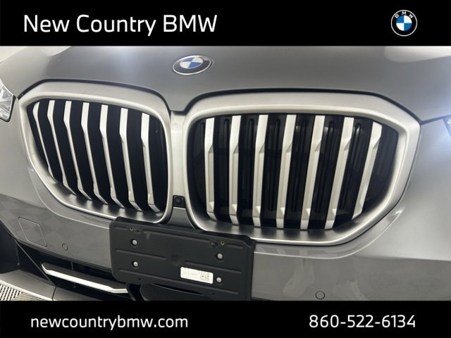 Used 2024 BMW X5 xDrive40i w/ Parking Assistance Package image 28