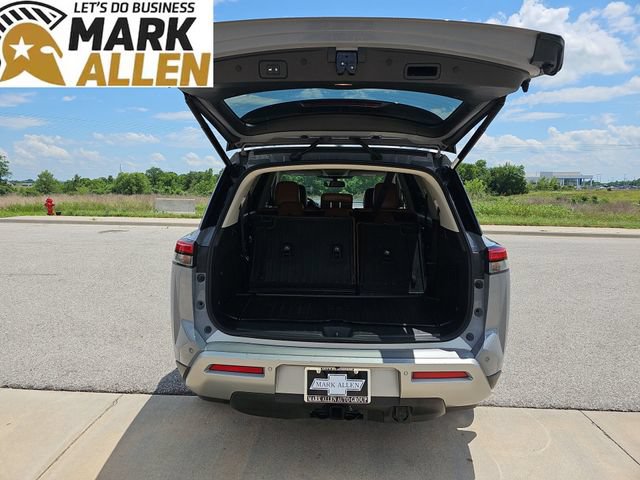 Used 2022 Nissan Pathfinder Platinum w/ Cargo Package AWD/4WD image 26